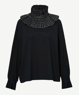 RUFFLE COLLAR BLOUSE