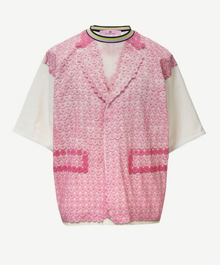PHOTO GRAPHIC PINK BUTTON T-SHIRT